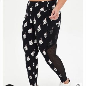 Nwt Torrid size 3 Flaming Skull Active Leggings